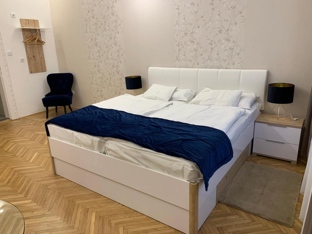 W19 Apartments ميسكولك المظهر الخارجي الصورة