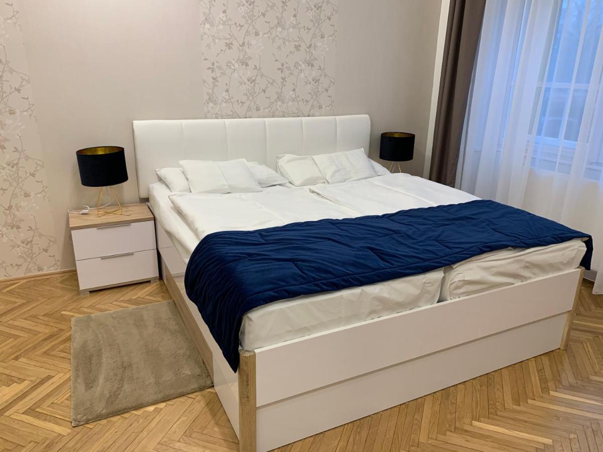 W19 Apartments ميسكولك المظهر الخارجي الصورة
