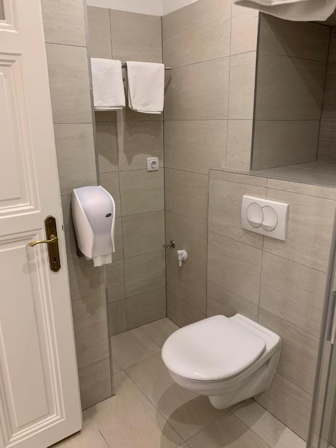 W19 Apartments ميسكولك المظهر الخارجي الصورة