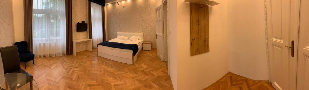 W19 Apartments ميسكولك المظهر الخارجي الصورة