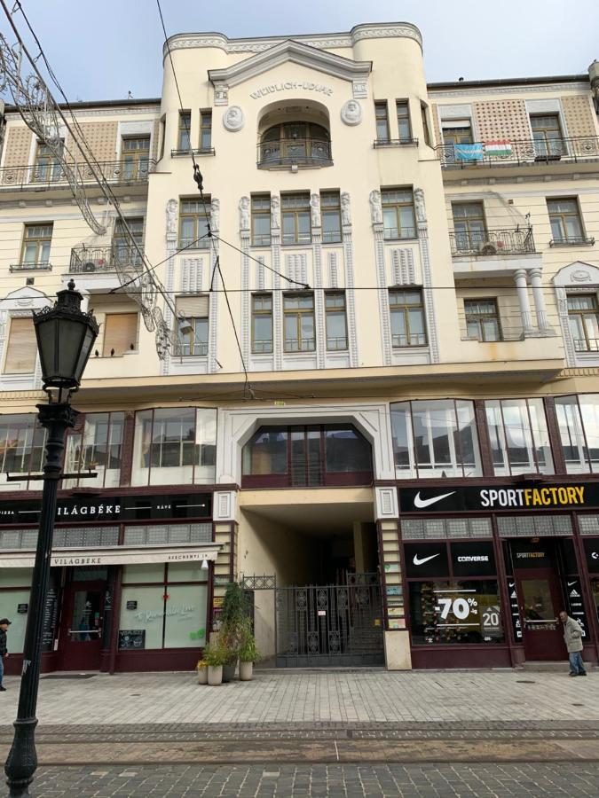 W19 Apartments ميسكولك المظهر الخارجي الصورة